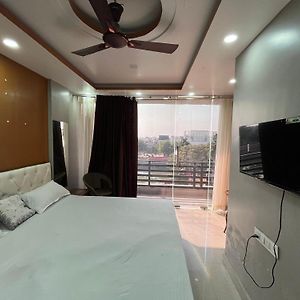 King Room Pool View